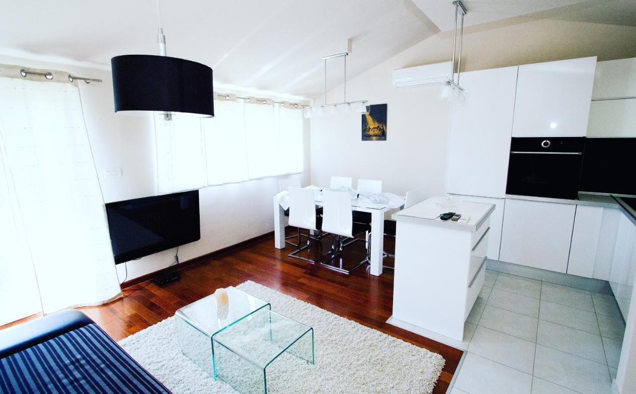 Deluxe Mandic Apartment Omiš